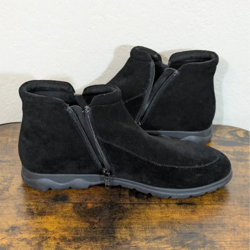 Vaneli Sport Leeta Black Suede Ankle‎ Boots Zip Booties Women's 6.5 M